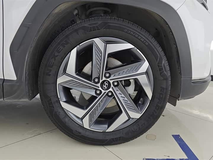 Фото 6 - Hyundai Tucson L