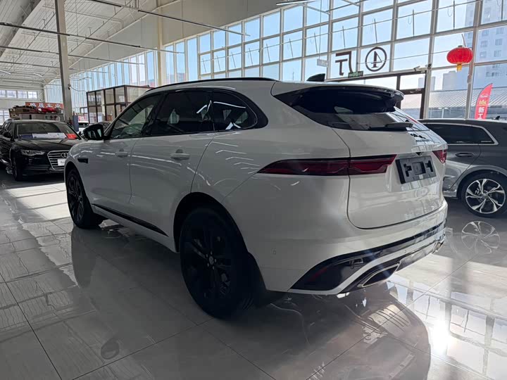 Фото 7 - Jaguar F-Pace