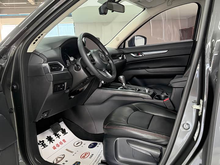 Фото 8 - Mazda CX-5