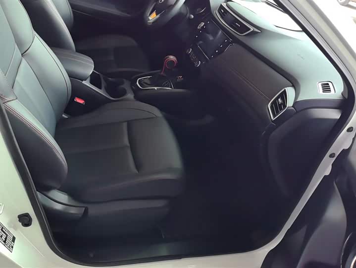 Фото 8 - Nissan Qashqai