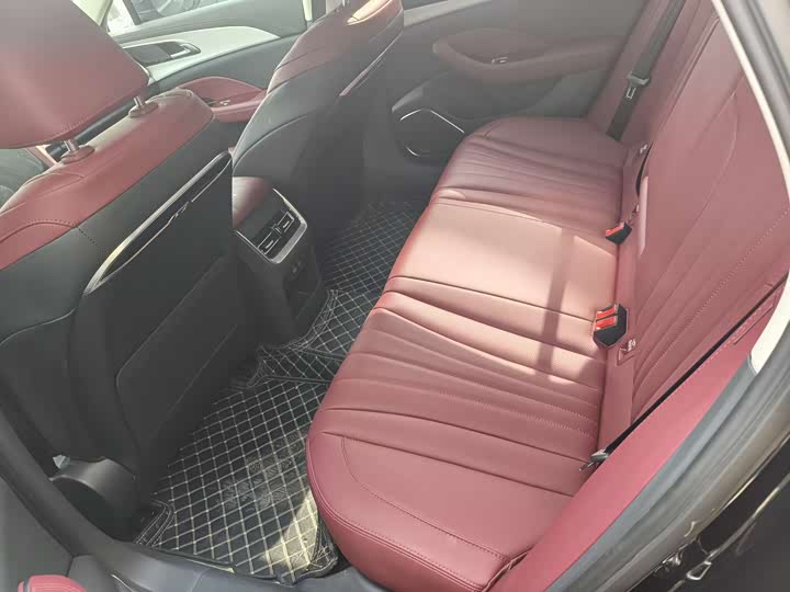 Фото 5 - Hongqi H5