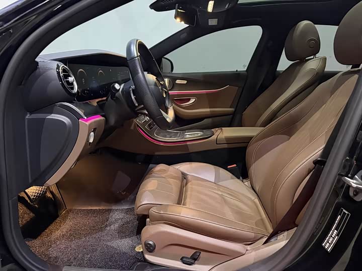 Photo 4 - Mercedes-Benz E-Class