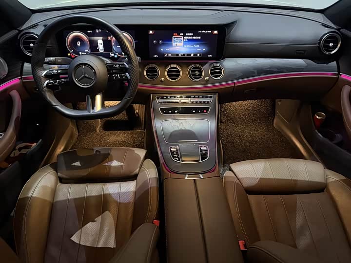 Photo 7 - Mercedes-Benz E-Class