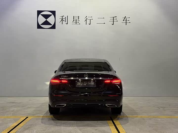 Photo 8 - Mercedes-Benz E-Class