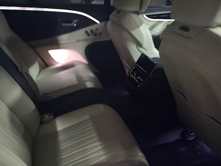 Фото 4 - Bentley Flying Spur