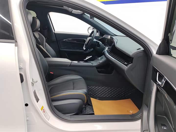 Фото 8 - Bestune B70S