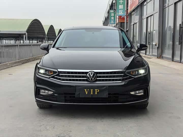 Фото 2 - Volkswagen Magotan