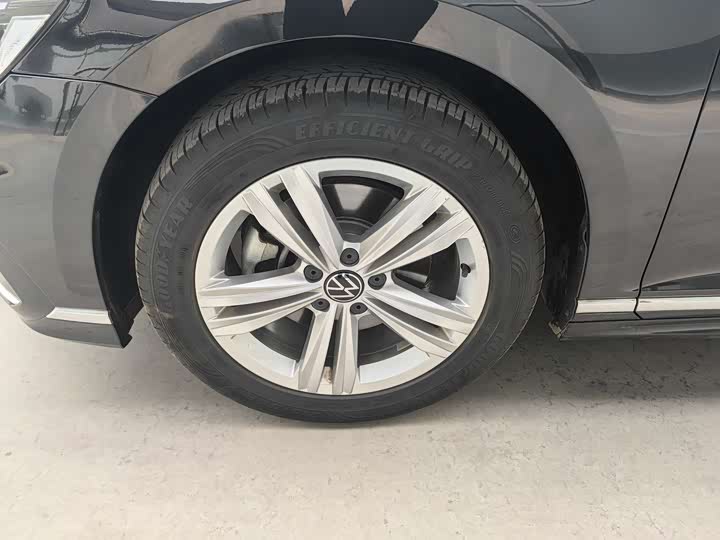 Фото 7 - Volkswagen Magotan