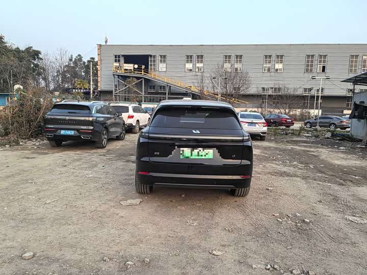 Фото 8 - LiXiang L7