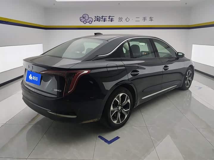 Фото 3 - Hongqi E-QM5