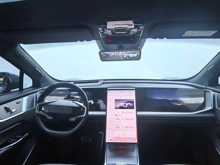 Фото 6 - HiPhi Y