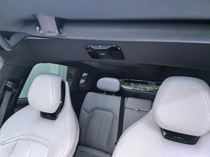 Фото 9 - HiPhi Y