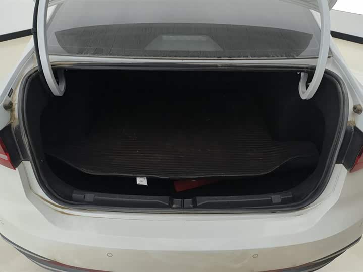 Фото 4 - Volkswagen Lavida