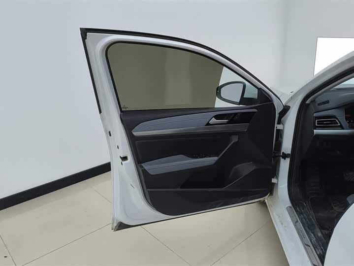 Фото 7 - Volkswagen Lavida