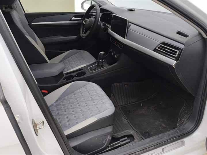 Фото 8 - Volkswagen Lavida