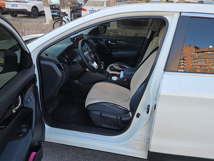 Фото 9 - Nissan Qashqai