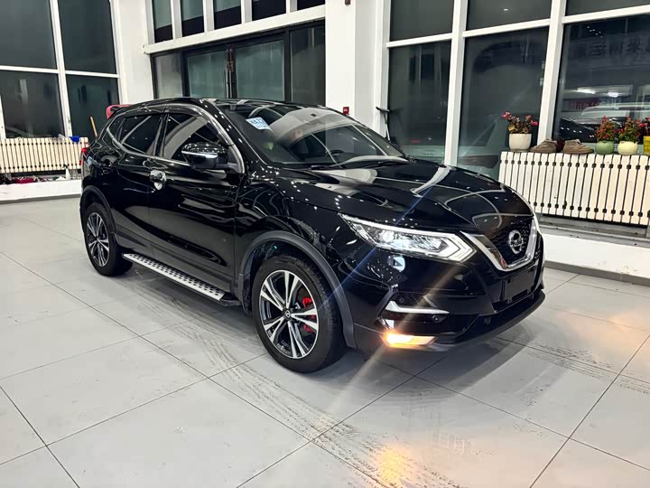 Фото 2 - Nissan Qashqai