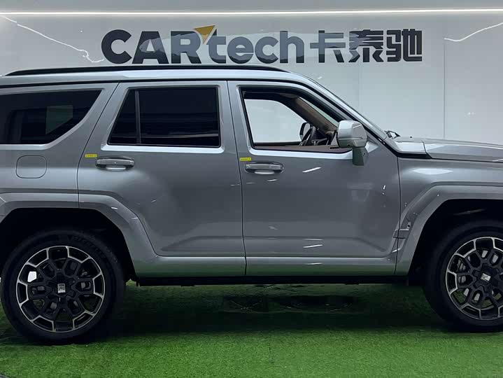 Фото 6 - Tank 700 Hybrid