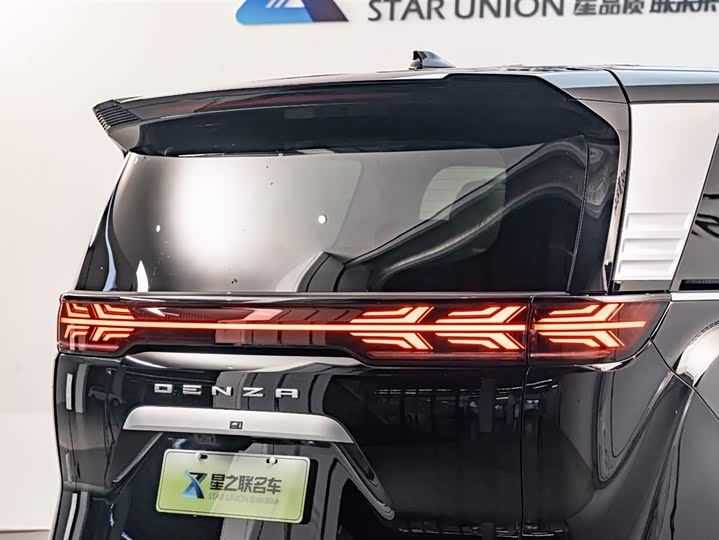 Фото 9 - Denza D9