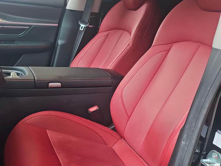 Фото 8 - XPeng P7