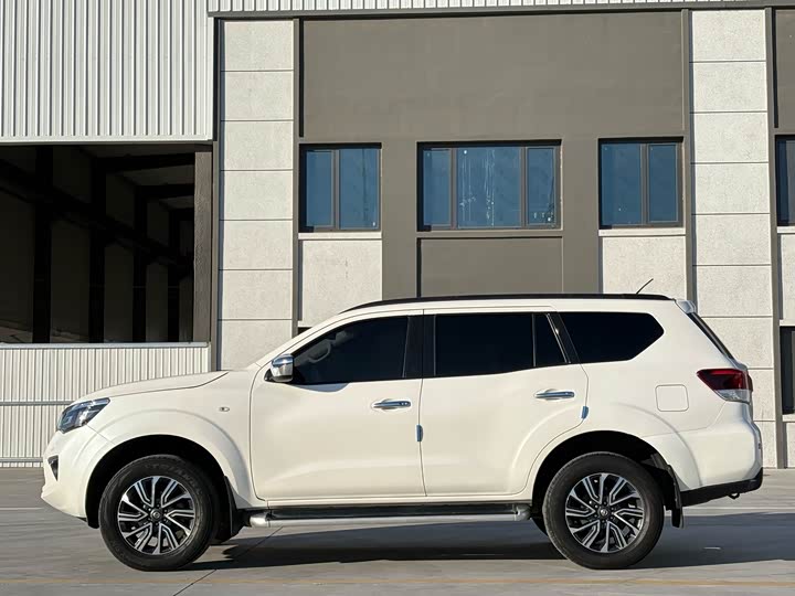 Фото 4 - Nissan Terra