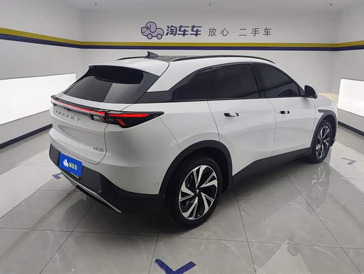 Фото 3 - BAIC Arcfox Alpha T5