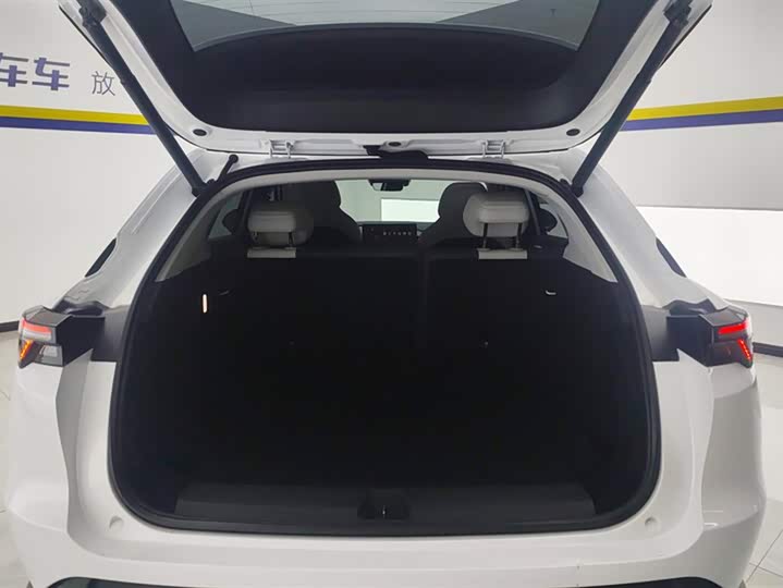 Фото 4 - BAIC Arcfox Alpha T5