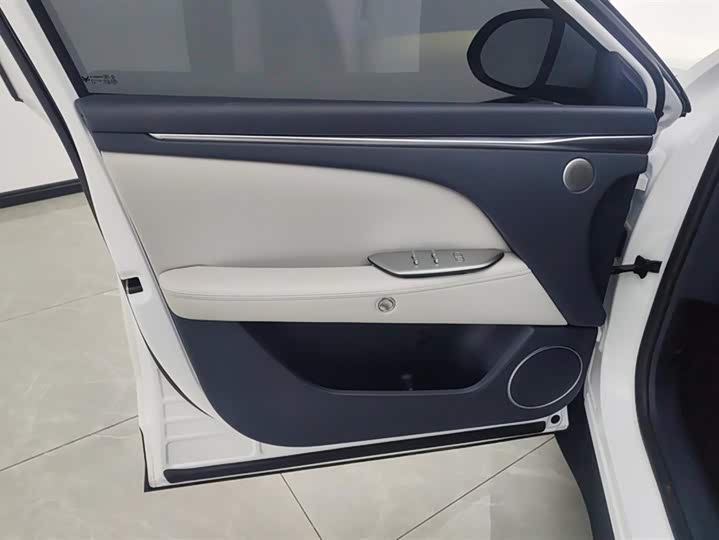 Фото 7 - BAIC Arcfox Alpha T5