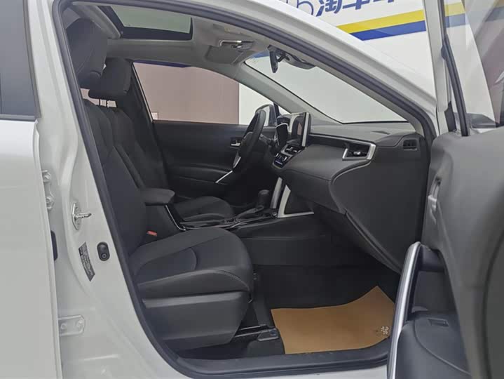 Фото 8 - Toyota Corolla Cross