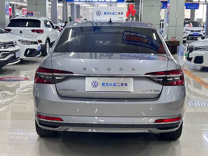 Фото 4 - Skoda Superb