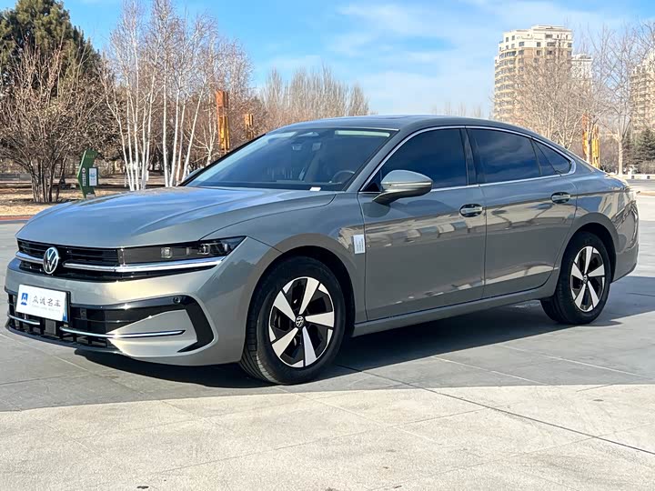 Фото 1 - Volkswagen Magotan