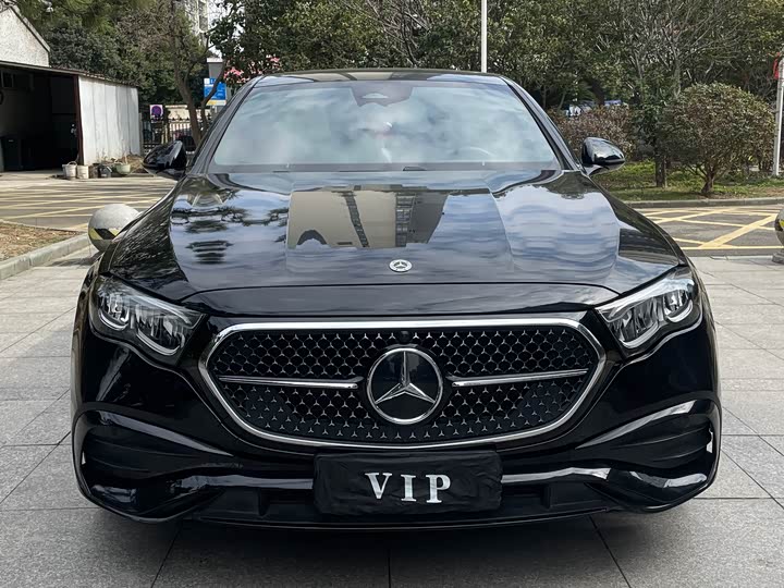 Photo 2 - Mercedes-Benz E-Class