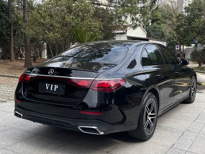 Photo 6 - Mercedes-Benz E-Class