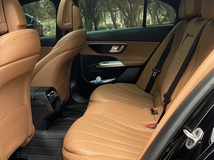 Photo 9 - Mercedes-Benz E-Class