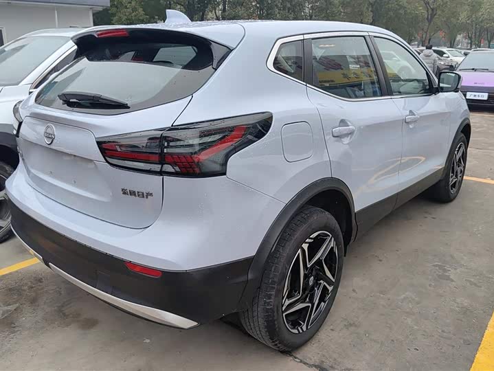 Фото 3 - Nissan Qashqai