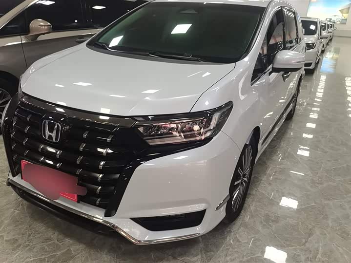 Фото 1 - Honda Elysion