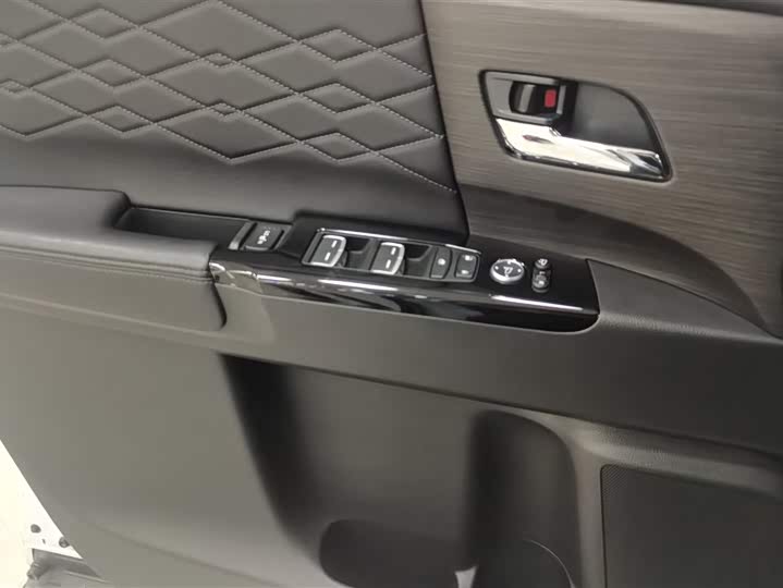 Фото 7 - Honda Elysion