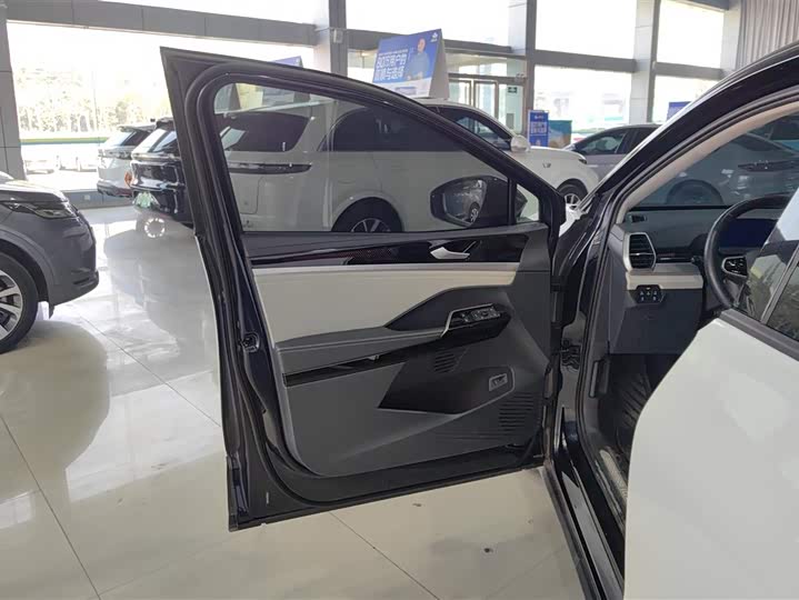 Фото 7 - Volkswagen ID.6 Crozz