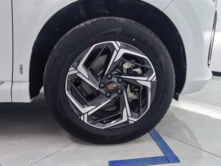 Фото 6 - Hongqi HS3