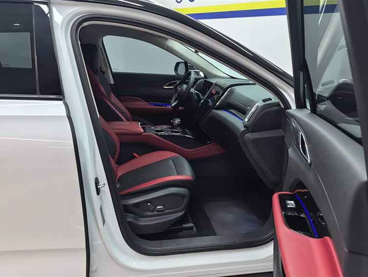 Фото 8 - Hongqi HS3