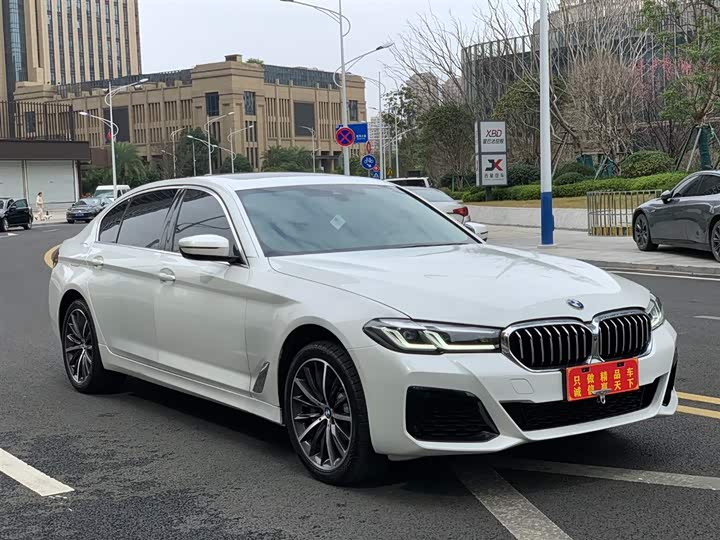 Фото 3 - BMW 5 Series