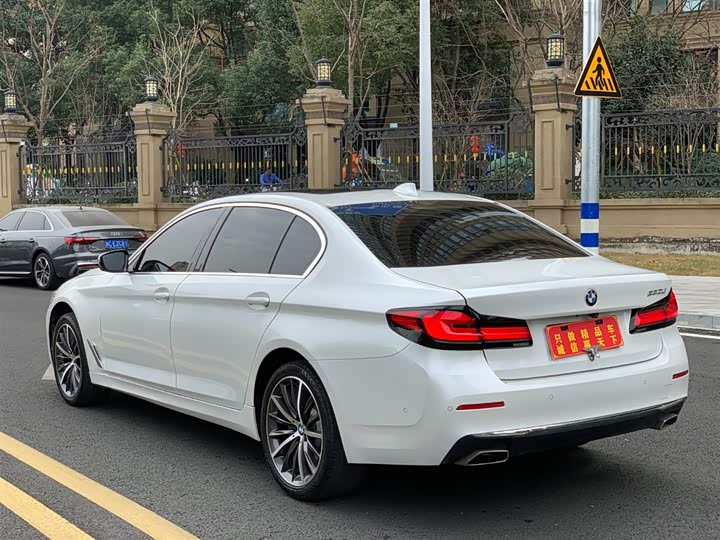 Фото 6 - BMW 5 Series