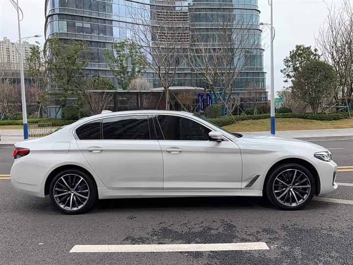 Фото 9 - BMW 5 Series