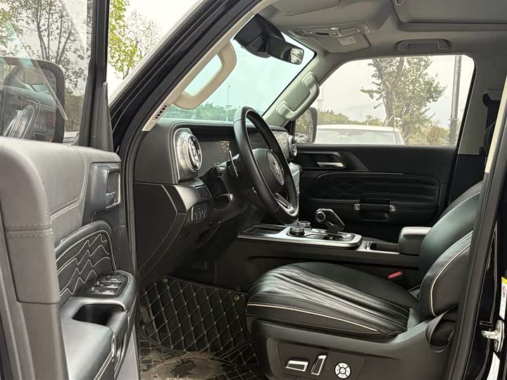 Фото 5 - Tank 300