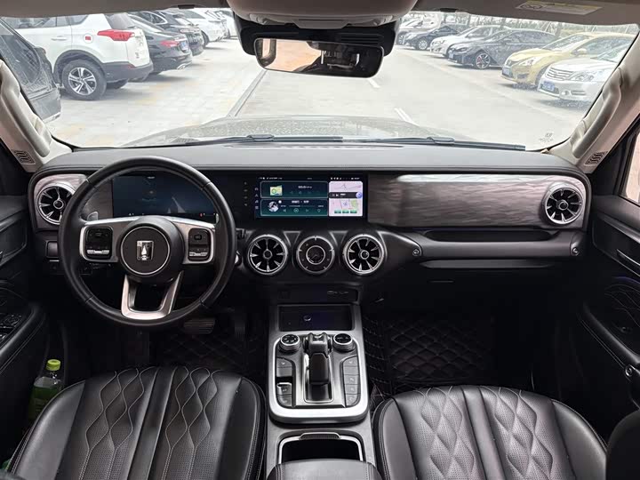 Фото 7 - Tank 300