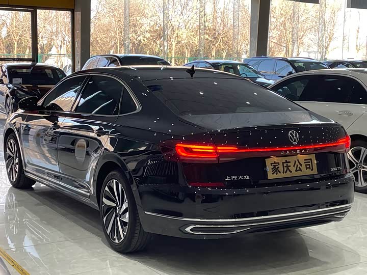 Фото 8 - Volkswagen Passat