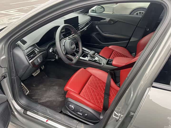 Фото 4 - Audi S4