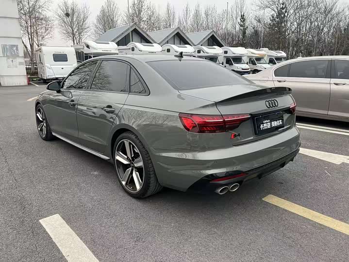 Фото 9 - Audi S4