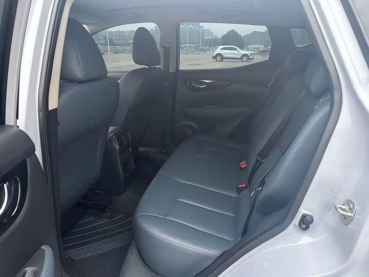 Фото 8 - Nissan Qashqai