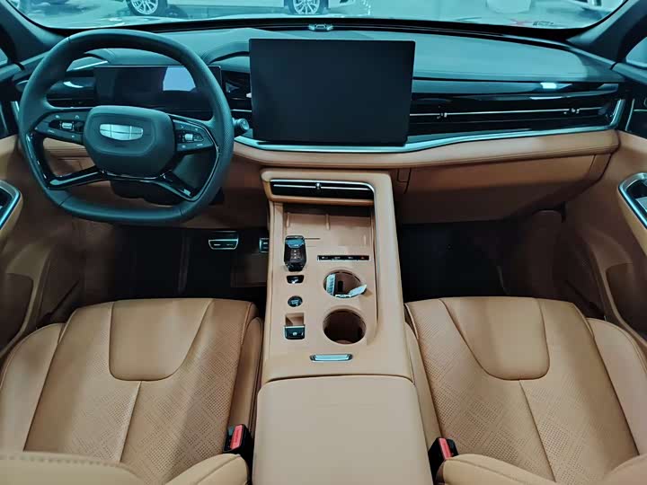 Фото 7 - Geely Atlas